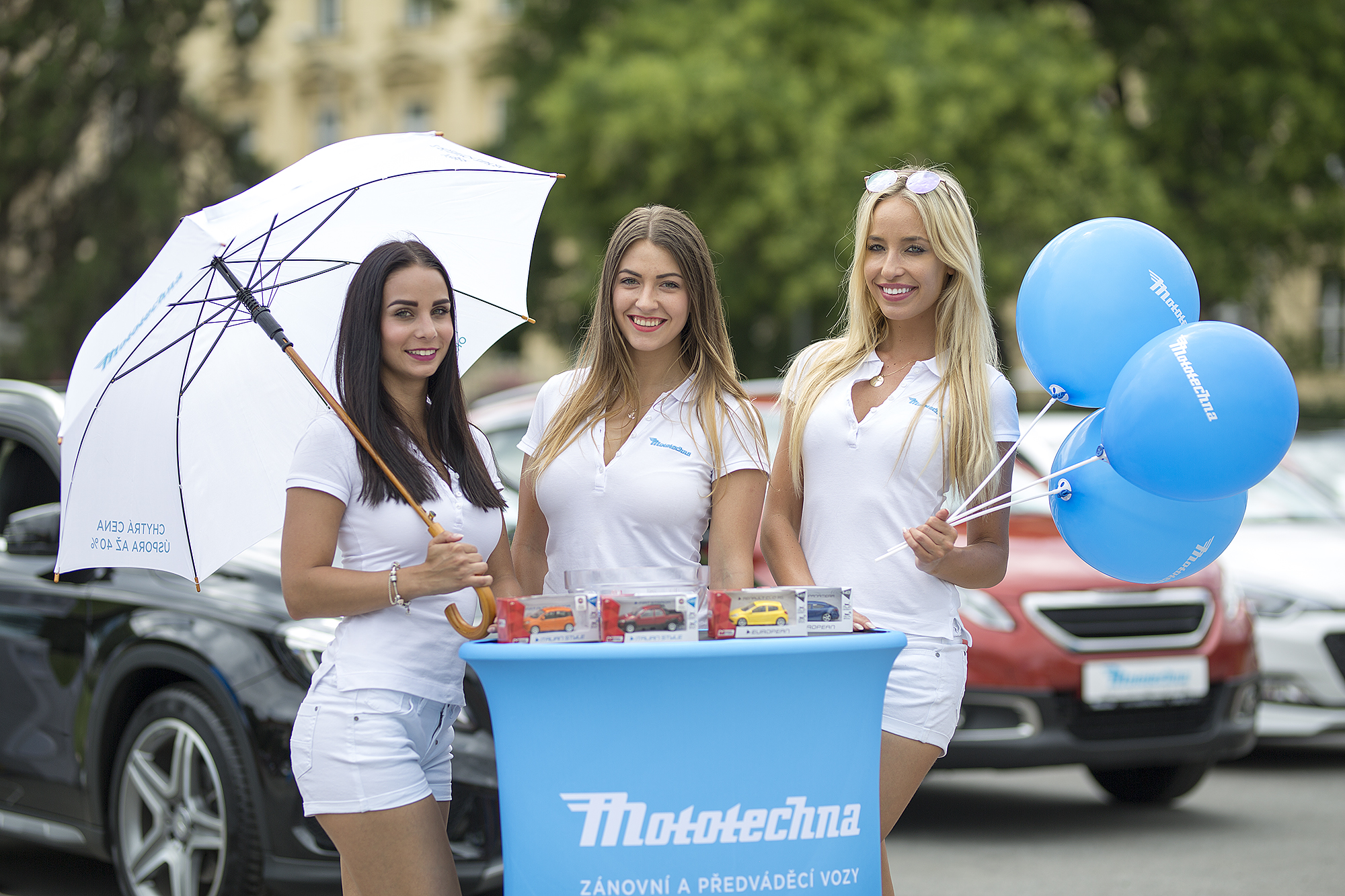 Hostesky na tiskovou konferenci Mototechna